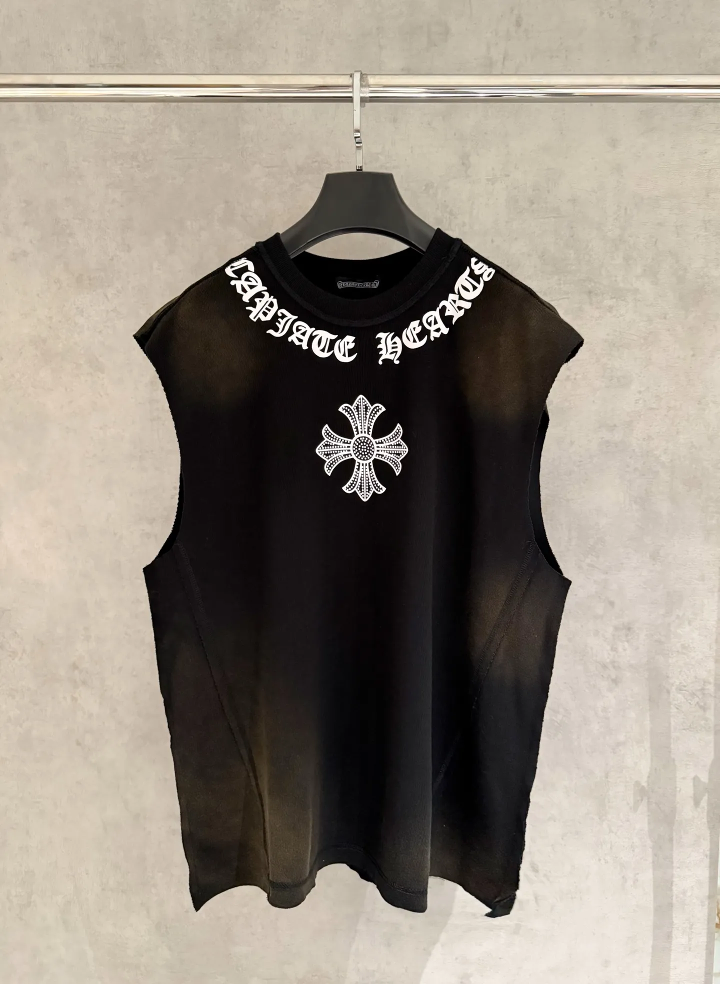 🅿️200 [Strict quality control] CH Crow Heart Sleeveless Round Neck T-shirt 320g heavy-duty composite fabric The upper body is wide and stylish Ice-feeling experience on the inside Waist side splicing tailoring Spray horse slip plus burning process The oversize version highlights the trendy design Size: L-4XL